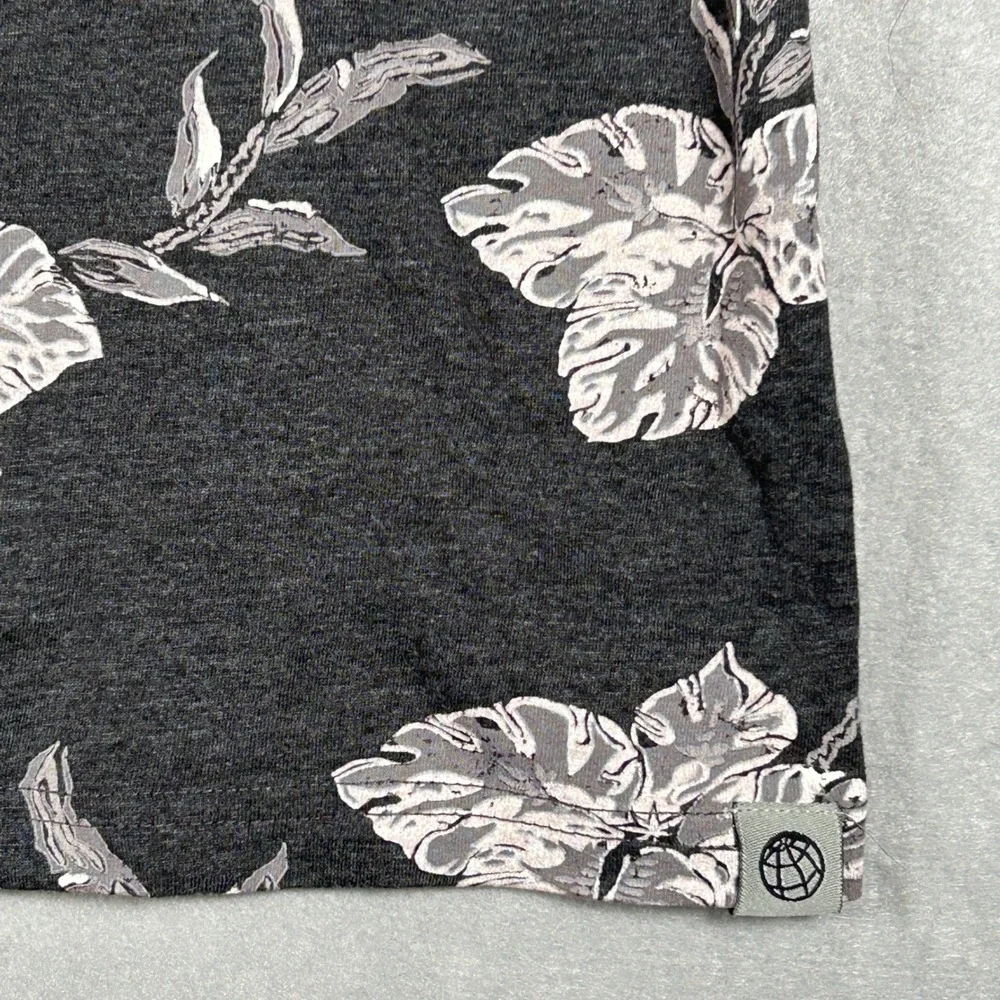 Free Planet T-Shirt Mens Large Charcoal Grey Floral Tropical Short‎ Sleeve Tee